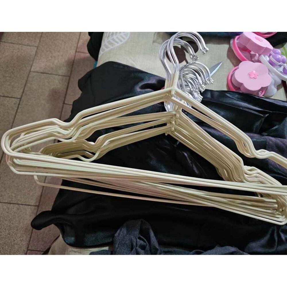 hangers - Picture 2 of 4